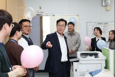 2025년 직원과의 송년인사 C1KS2221.JPG