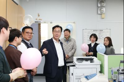 2025년 직원과의 송년인사 C1KS2223.JPG