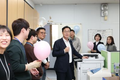 2025년 직원과의 송년인사 C1KS2227.JPG