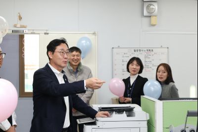 2025년 직원과의 송년인사 C1KS2229.JPG