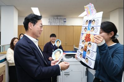 2025년 직원과의 송년인사 C1KS2269.JPG