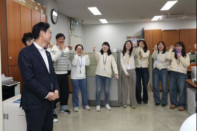 2025년 직원과의 송년인사 C1KS2396.JPG