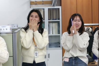 2025년 직원과의 송년인사 C1KS2460.JPG