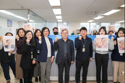 2025년 직원과의 송년인사 0D0A3798.jpg