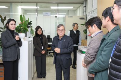 2025년 직원과의 송년인사 0D0A3857.jpg