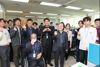 2025년 직원과의 송년인사 0D0A4013.jpg