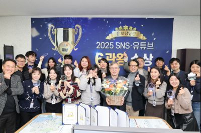 2025년 직원과의 송년인사 0D0A4210.jpg