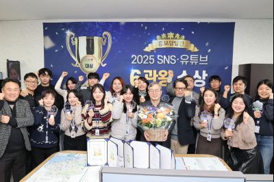 2025년 직원과의 송년인사 0D0A4234.jpg