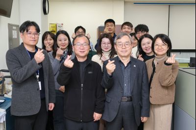 2025년 직원과의 송년인사 0D0A4667.jpg