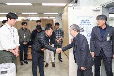 2025년 직원과의 송년인사 0D0A4712.jpg