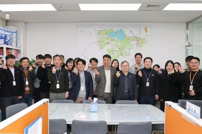 2025년 직원과의 송년인사 0D0A4769.jpg