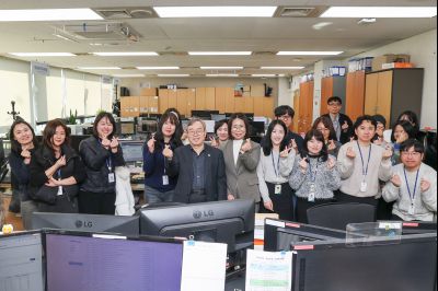 2025년 직원과의 송년인사 0D0A4821.jpg