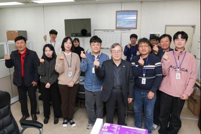 2025년 직원과의 송년인사 0D0A4861.jpg