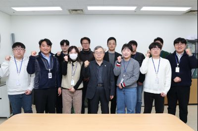 2025년 직원과의 송년인사 0D0A4886.jpg