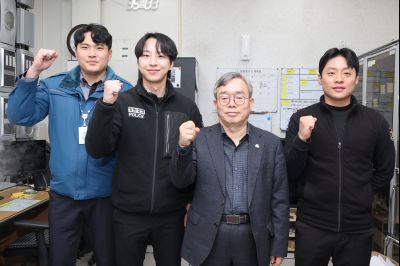 2025년 직원과의 송년인사 0D0A5046.jpg