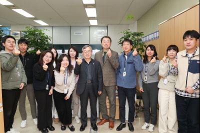 2025년 직원과의 송년인사 0D0A5337.jpg