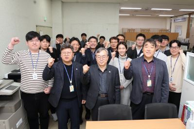 2025년 직원과의 송년인사 0D0A5387.jpg