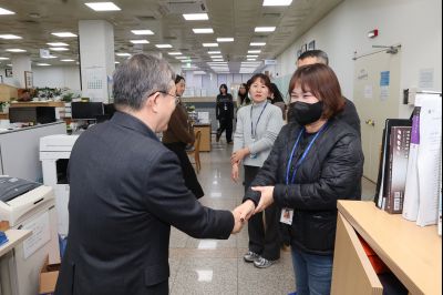 2025년 직원과의 송년인사 0D0A5464.jpg