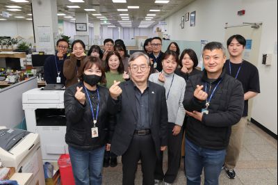 2025년 직원과의 송년인사 0D0A5480.jpg