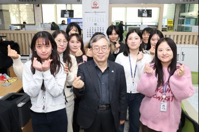 2025년 직원과의 송년인사 0D0A5520.jpg