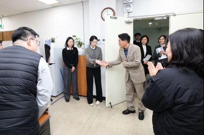 윤성진 제1부시장 직원인사 C1KS5591.JPG