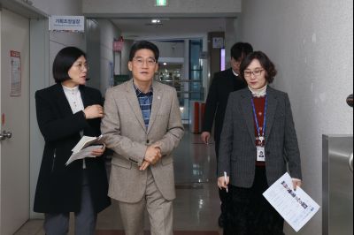 윤성진 제1부시장 직원인사 C1KS5652.JPG