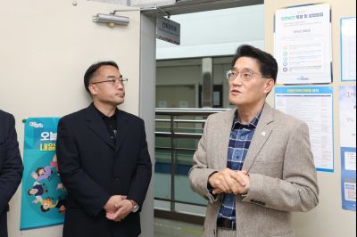 윤성진 제1부시장 직원인사 C1KS5828.JPG