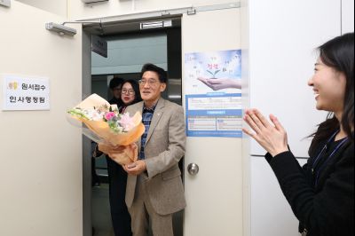 윤성진 제1부시장 직원인사 C1KS5929.JPG