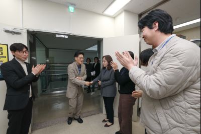 윤성진 제1부시장 직원인사 C1KS5956.JPG