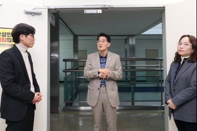 윤성진 제1부시장 직원인사 C1KS5972.JPG