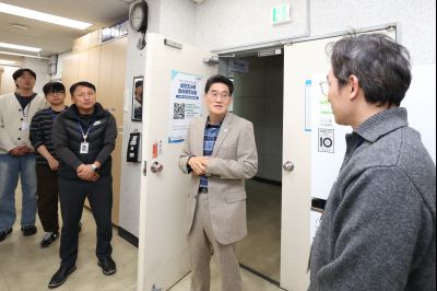 윤성진 제1부시장 직원인사 C1KS6028.JPG