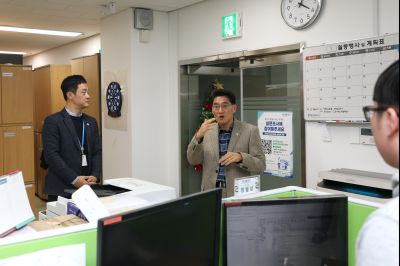 윤성진 제1부시장 직원인사 C1KS6149.JPG