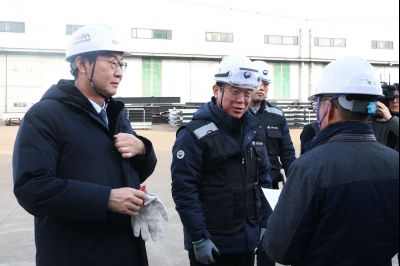 김영훈 고용노동부 장관 화성시 산업안전지킴이 현장 방문 합동점검 및 강평 20260109 김영훈 고용노동부 장관 준인산업 합동점검(장안면 석포리 준인산업) (3)_resize.JPG