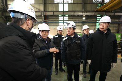 김영훈 고용노동부 장관 화성시 산업안전지킴이 현장 방문 합동점검 및 강평 20260109 김영훈 고용노동부 장관 준인산업 합동점검(장안면 석포리 준인산업) (7)_resize.JPG