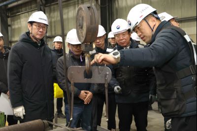김영훈 고용노동부 장관 화성시 산업안전지킴이 현장 방문 합동점검 및 강평 20260109 김영훈 고용노동부 장관 준인산업 합동점검(장안면 석포리 준인산업) (15)_resize.JPG