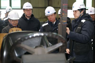 김영훈 고용노동부 장관 화성시 산업안전지킴이 현장 방문 합동점검 및 강평 20260109 김영훈 고용노동부 장관 준인산업 합동점검(장안면 석포리 준인산업) (17)_resize.JPG
