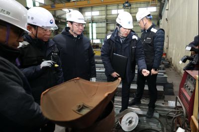 김영훈 고용노동부 장관 화성시 산업안전지킴이 현장 방문 합동점검 및 강평 20260109 김영훈 고용노동부 장관 준인산업 합동점검(장안면 석포리 준인산업) (23)_resize.JPG