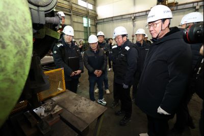 김영훈 고용노동부 장관 화성시 산업안전지킴이 현장 방문 합동점검 및 강평 20260109 김영훈 고용노동부 장관 준인산업 합동점검(장안면 석포리 준인산업) (24)_resize.JPG