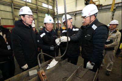 김영훈 고용노동부 장관 화성시 산업안전지킴이 현장 방문 합동점검 및 강평 20260109 김영훈 고용노동부 장관 준인산업 합동점검(장안면 석포리 준인산업) (29)_resize.JPG