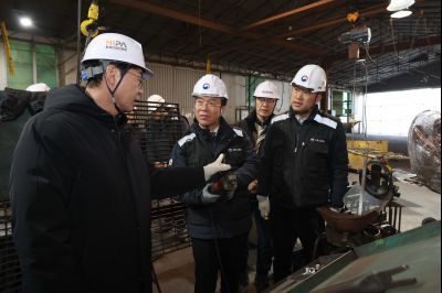김영훈 고용노동부 장관 화성시 산업안전지킴이 현장 방문 합동점검 및 강평 20260109 김영훈 고용노동부 장관 준인산업 합동점검(장안면 석포리 준인산업) (36)_resize.JPG