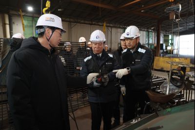 김영훈 고용노동부 장관 화성시 산업안전지킴이 현장 방문 합동점검 및 강평 20260109 김영훈 고용노동부 장관 준인산업 합동점검(장안면 석포리 준인산업) (37)_resize.JPG