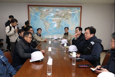 김영훈 고용노동부 장관 화성시 산업안전지킴이 현장 방문 합동점검 및 강평 20260109 김영훈 고용노동부 장관 준인산업 합동점검(장안면 석포리 준인산업) (39)_resize.JPG
