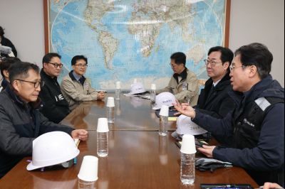 김영훈 고용노동부 장관 화성시 산업안전지킴이 현장 방문 합동점검 및 강평 20260109 김영훈 고용노동부 장관 준인산업 합동점검(장안면 석포리 준인산업) (40)_resize.JPG