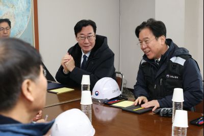 김영훈 고용노동부 장관 화성시 산업안전지킴이 현장 방문 합동점검 및 강평 20260109 김영훈 고용노동부 장관 준인산업 합동점검(장안면 석포리 준인산업) (43)_resize.JPG