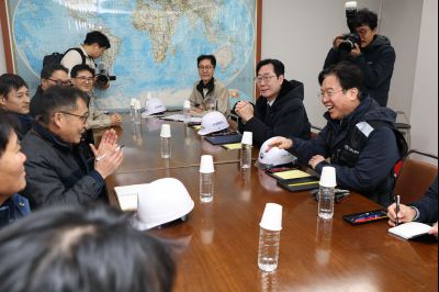 김영훈 고용노동부 장관 화성시 산업안전지킴이 현장 방문 합동점검 및 강평 20260109 김영훈 고용노동부 장관 준인산업 합동점검(장안면 석포리 준인산업) (45)_resize.JPG