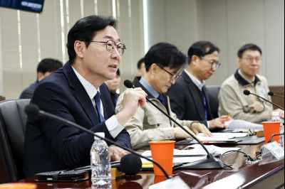 김영훈 고용노동부 장관 화성시 산업안전지킴이 합동점검 및 간담회 산업안전지킴이 합동점검 및 간담회_36.jpg