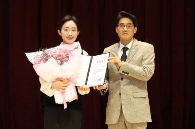 2026년 신규공직자 임용장 교부식 C1KS7370_resize.JPG