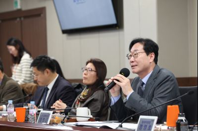 시정자문위원회 위촉장 수여 및 전체회의 0D0A0341_resize.jpg