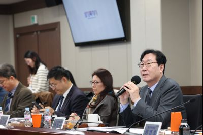 시정자문위원회 위촉장 수여 및 전체회의 0D0A0352_resize.jpg