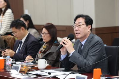 시정자문위원회 위촉장 수여 및 전체회의 0D0A0358_resize.jpg